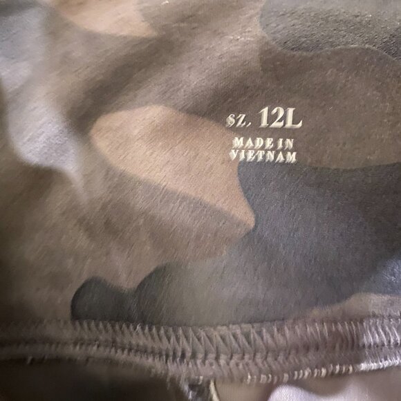 WHBM Camo Print Runway Legging Size 12L - Picture 6 of 13